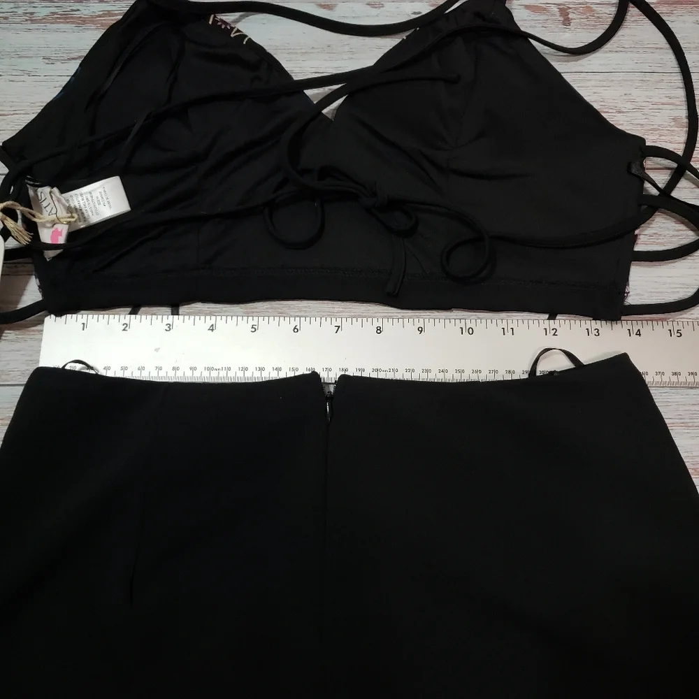 L'Atiste Boho Floral Embroidered Two-Piece Shorts and Halter Top Set M Nwt - Picture 6 of 8